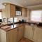 Luxe 6 berth caravan Lytham - Weeton
