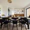 Stunning 5 Bedroom New Build with Amazing Views!