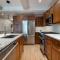 Luxurious 2 BR, 2 BA - Aspen Core Luxurious 2 BR, 2 BA - Aspen Core