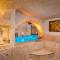 Cappa Via Cave Hotel