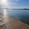 TopSenec-Lakeside Home - 塞内奇
