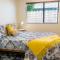 Family home - 2 mins from beach