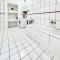 5BR Shared Apt Ideal for Groups 7 Min to Westbahnhof - Wien