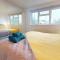Parlaunt House - 3 bedroom with Free parking - Slough