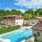 Beautiful French Villa, Sleeps 8, Private Pool & Starlink WIFI