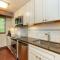 Riverfront 2 BR - Steps to Town - Pool & Hot Tub - أسبين