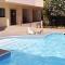 Queens Gardens Paradise Vip, Pool, Mall, Sea