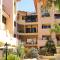 Queens Gardens Paradise Vip, Pool, Mall, Sea
