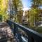 Riverfront 2 BR - Steps to Town - Pool & Hot Tub - أسبين