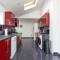 4BR House with Driveway Warwick Castle - Warwick
