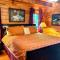 Sophie's Choice ~ Secluded Luxury Log Cabin w/ Hot Tub + Pool Table - 布赖森城