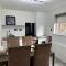 Cozy 2 bedrooms with private parking space and garden - إدنبرة
