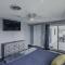 Spacious Backyard & Pool Retreat - 5 Mins to Beach - 恩格尔伍德