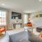 Walk to Beaches and Parks Home with Deck in Laconia - لا كونيا