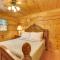 5 Mi to Blue Ridge Lake Cabin with Fire Pit! - Morganton