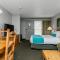 Tonquin Inn