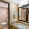 Best Western Plus Raton Hotel