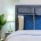 Dunya Tower Luxury and 2 min walk to Dubai Mall and Burj Khalifa in heart of Downtown - Dubaj