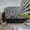 E3 Luxury OldTown Apt w Free Garage, Supermarket, FastWifi, Unlimited Music, Prime Video, Aircon - Košice