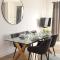 Modern, comfy 2 bedroom apartment in Hatfield, town centre, perfect for contractors, free parking