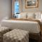 Sink into the Luxe Corner Tub at an Upscale, Spacious Home - Jonesboro