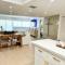 Coastal Chic Getaway Modern 2 Bed 2 Bath Condo in Key Largo, Marina Pool Pickleball - 基拉戈
