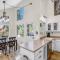 Alpine Haven Spacious Home with Deck & Pikes Peak Views - وودلاند بارك