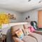 Compact, Comfortable And Cozy Too - 安克雷奇