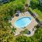 Plantation Hale Suites