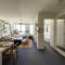 2BR CBD sunlit residence - Bourke Street shops