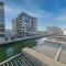 Lavish 2BR Getaway with Pool, Gym & WiFi Al Raha - 阿布扎比