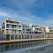 Lavish 2BR Getaway with Pool, Gym & WiFi Al Raha - 阿布扎比