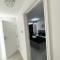 Cosy Modern Flat with garden - Longbridge