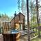 Domek w lesie z jacuzzi, sauną i kominkiem - drewno w cenie pobytu - nad jeziorem Kaszuby - Lubiana
