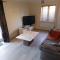 The Iris house is close to city centre and is ideal for tourists, visiting family members or work related activities including contractors