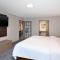 Holiday Inn Express & Suites Milwaukee NW - Park Place by IHG