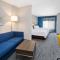 Holiday Inn Express & Suites Milwaukee NW - Park Place by IHG