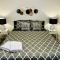 Apt 2 Bedrooms 2 Full Baths FREE Parking & FREE Laundry in Unit - ذا وودلاندس