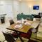 Apt 2 Bedrooms 2 Full Baths FREE Parking & FREE Laundry in Unit - ذا وودلاندس