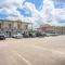 Regency Inn & Suites By OYO Bay City TX
