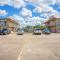 Regency Inn & Suites By OYO Bay City TX