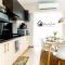 Aussie Shack - 2BR Modern Condo with Skyline View - Manila