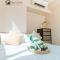 Aussie Shack - 2BR Modern Condo with Skyline View