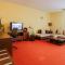 Grand Hotel Senica, Garni