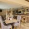 Grand Hotel Senica, Garni