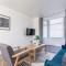 Spacious 3-Bed Home with Parking, Near Coventry & Birmingham - 考文垂