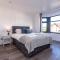 Spacious 3-Bed Home with Parking, Near Coventry & Birmingham - 考文垂