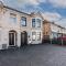 Spacious 3-Bed Home with Parking, Near Coventry & Birmingham - 考文垂