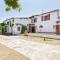 Restored Historic Mansion Paterno with Exclusive Pool, Wifi and AC for 20 people