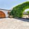 Restored Historic Mansion Paterno with Exclusive Pool, Wifi and AC for 20 people